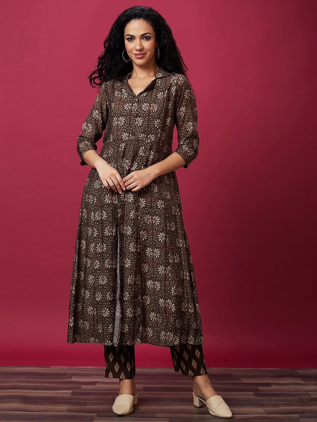 

Globus Brown Floral Printed Regular Kurta With Trousers