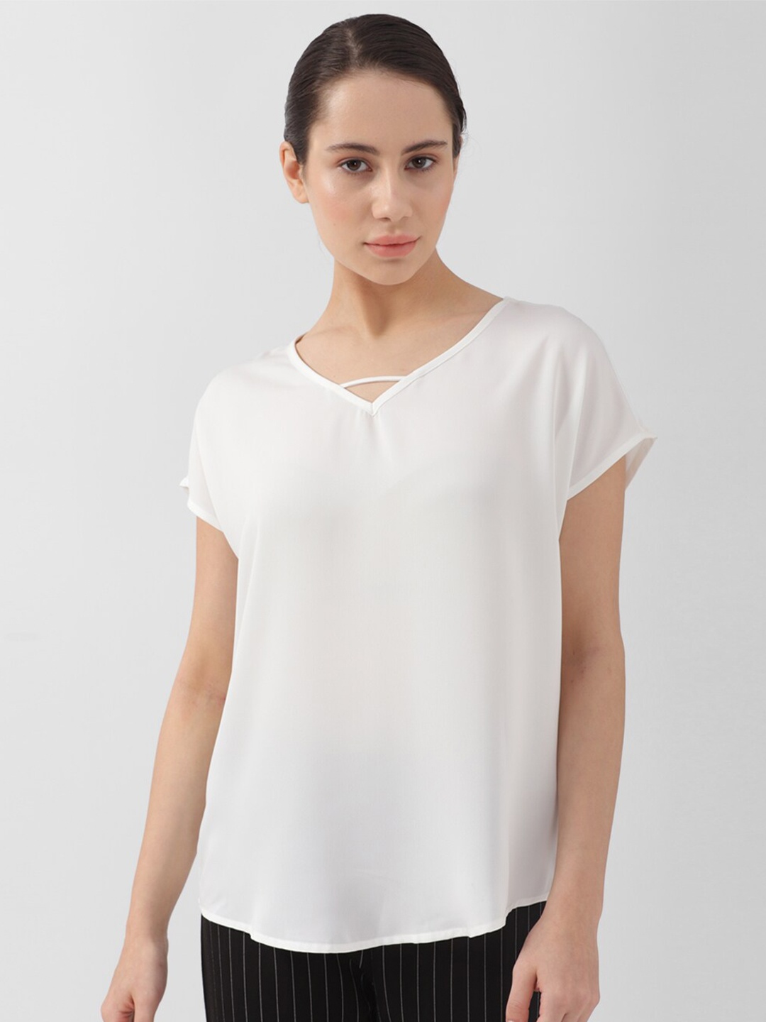 

Van Heusen Woman V-Neck Extended Sleeves Top, White