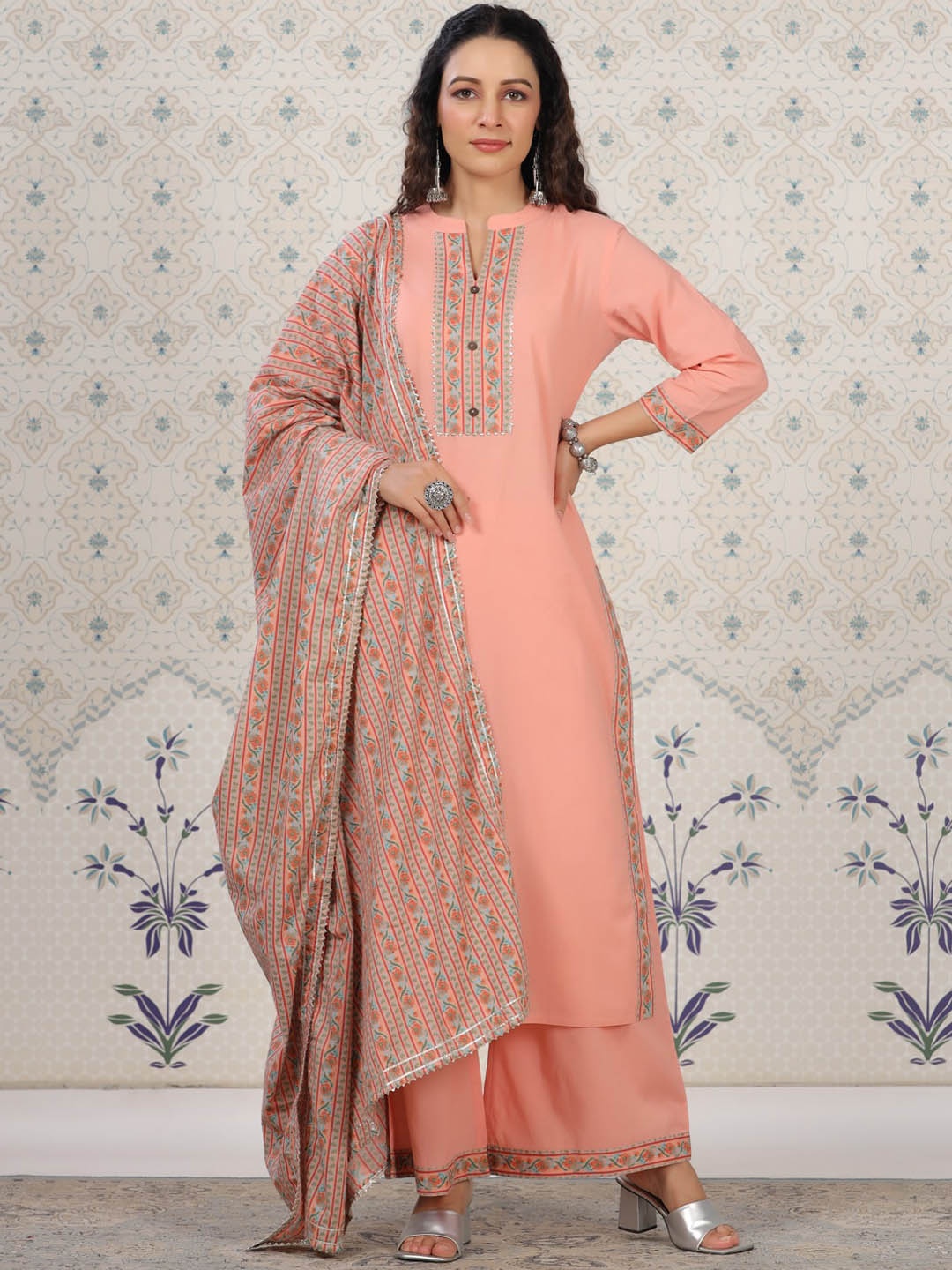 

Ode by House of Pataudi Peach-Coloured Ethnic Motifs Gotta Patti Pure Cotton Kurta Set
