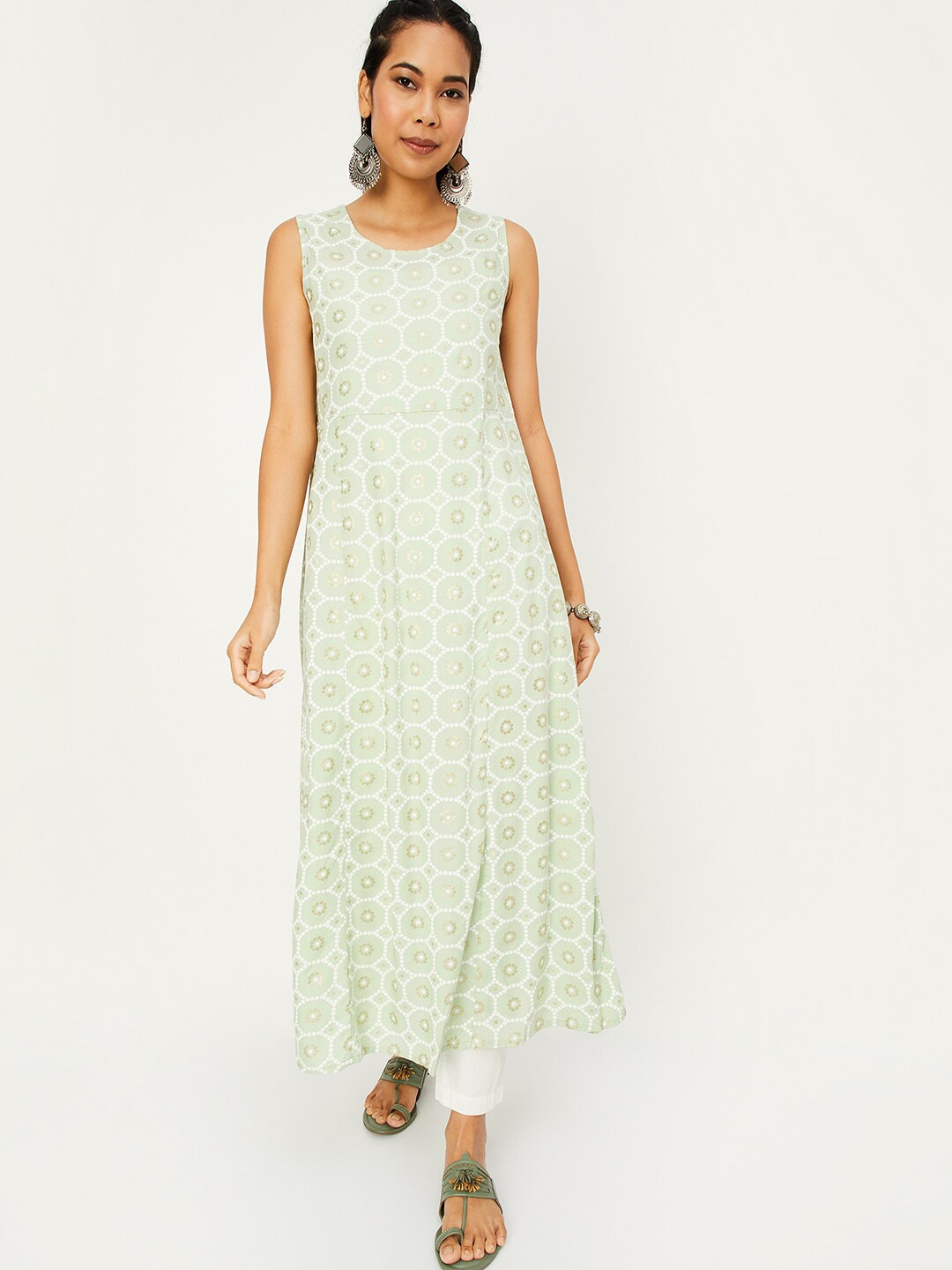 

max Bandhani Printed Cotton Layered A-Line Kurta With Slip, Green