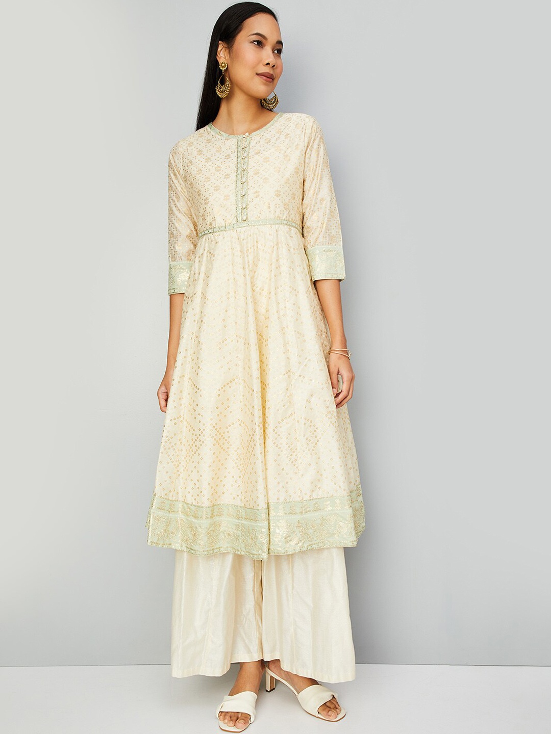 

max Floral Printed Cotton Anarkali Kurta, Off white