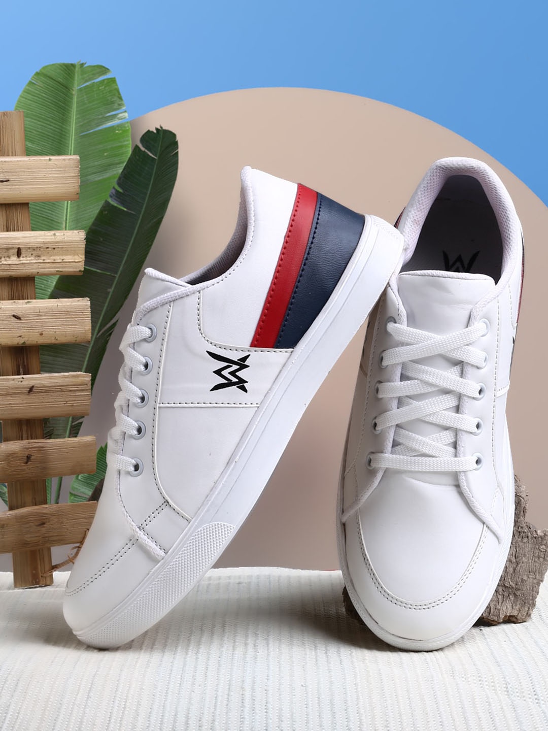 

Woakers Men Striped Basics Sneakers, White
