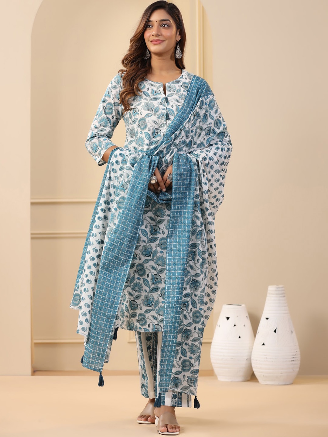 

Jaipur Kurti Floral Printed Straight Kurta & Trousers With Dupatta, Blue