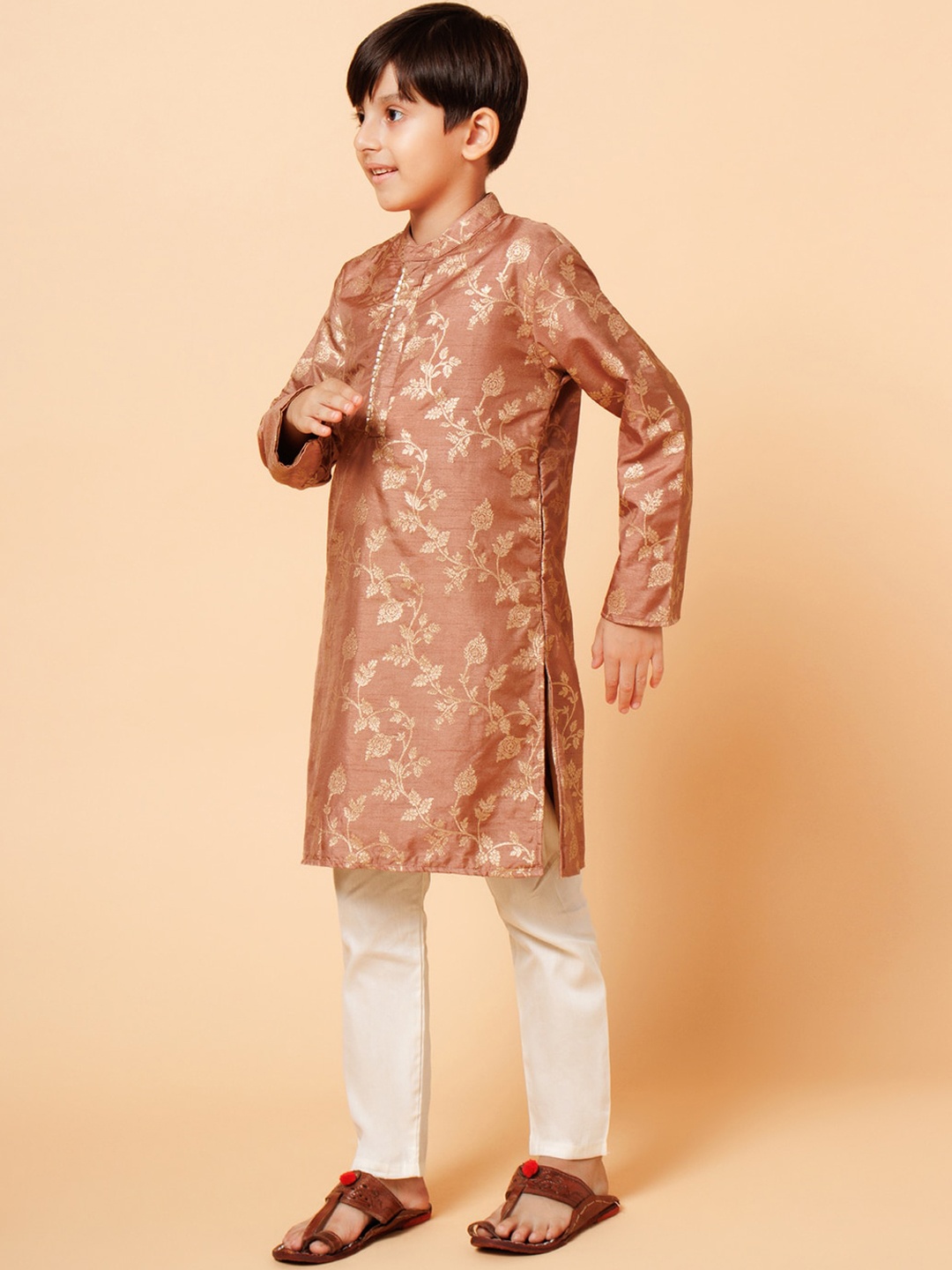 

PICCOLO Boys Floral Woven Design Mandarin Collar Kurta With Pyjamas, Brown
