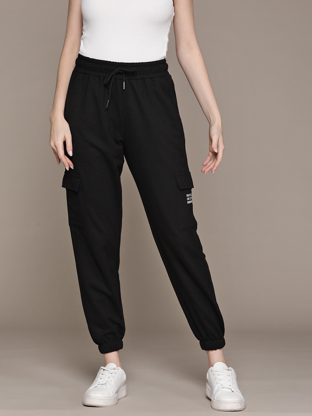 

Roadster Women Joggers, Black