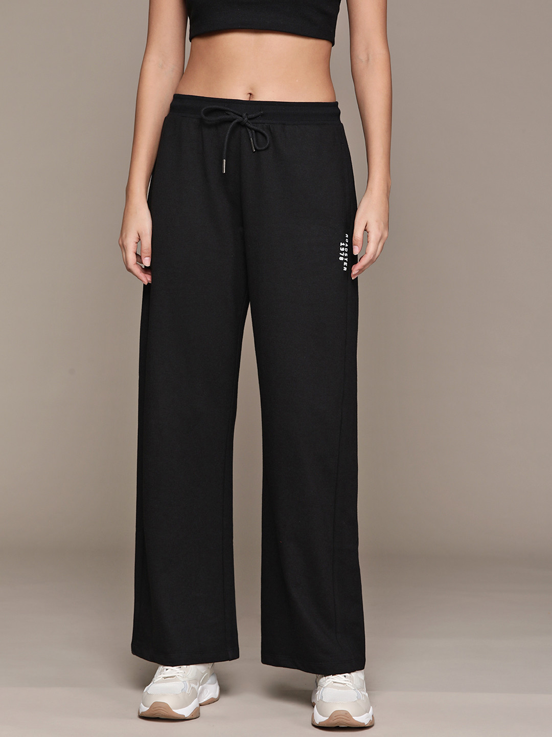 

Roadster Solid Track Pants, Black