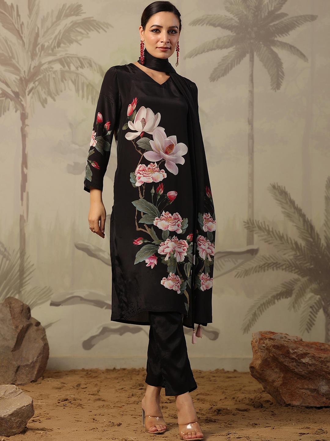 

SCAKHI Floral Printed Silk Crepe Kurta With Trousers & Dupatta, Black