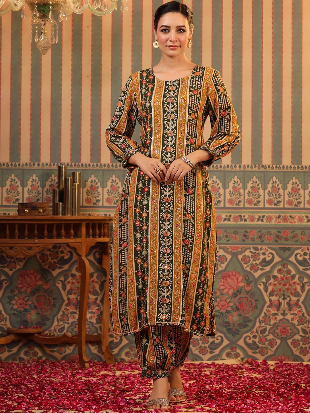 

SCAKHI Floral Printed Mirror Work Kurta with Patiala, Mustard