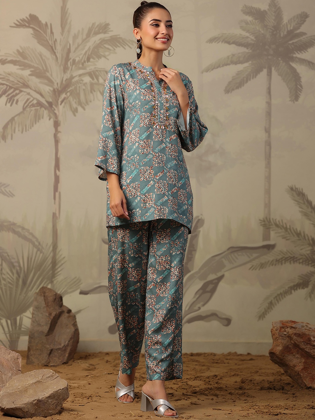 

SCAKHI Ethnic Motifs Printed Tunic & Palazzo, Green