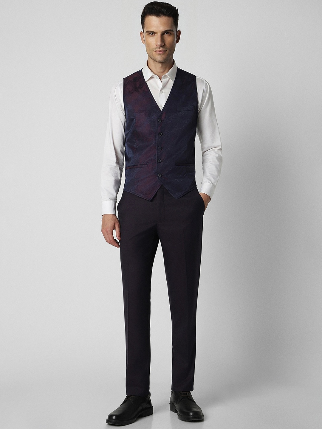 

Van Heusen Notched Lapel Single Breasted Slim Fit 3-Piece Suit, Purple