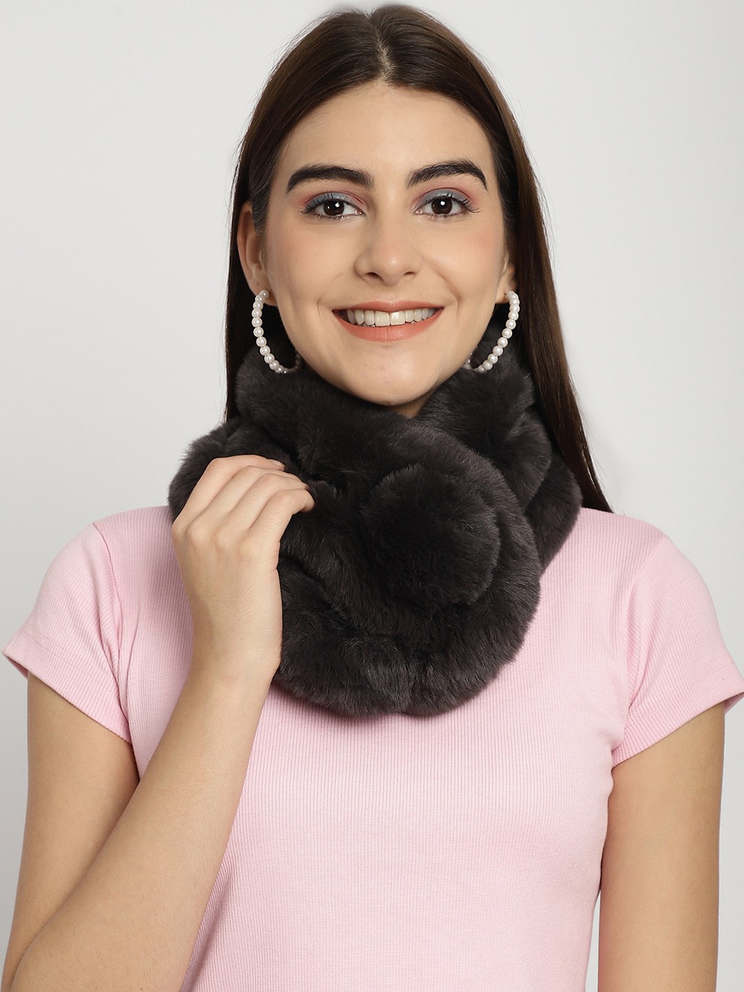 

ELLIS Fur Muffler, Black