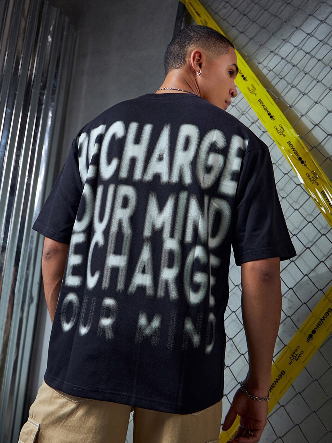 Bewakoof Heavy Duty 1.0 Men Black Graphic Printed Super Loose Fit T-shirt