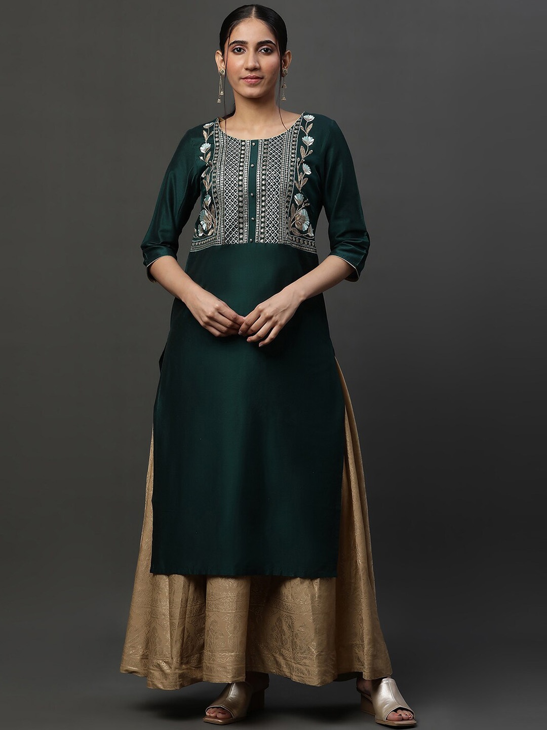 

AURELIA Festive Solid Kurta, Green