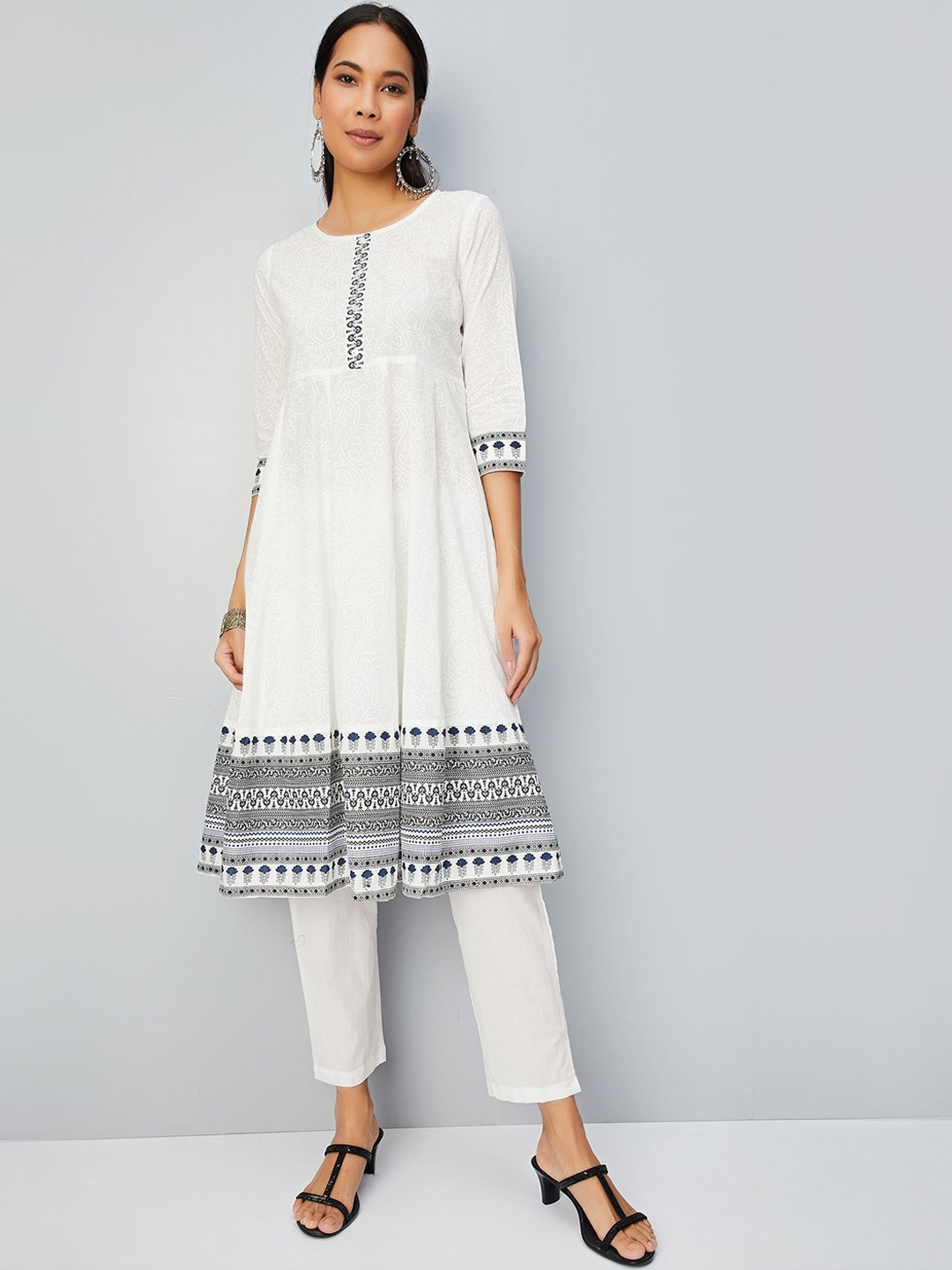 

max Bandhani Printed Round Neck Anarkali Pleated Kurta With Trousers, White