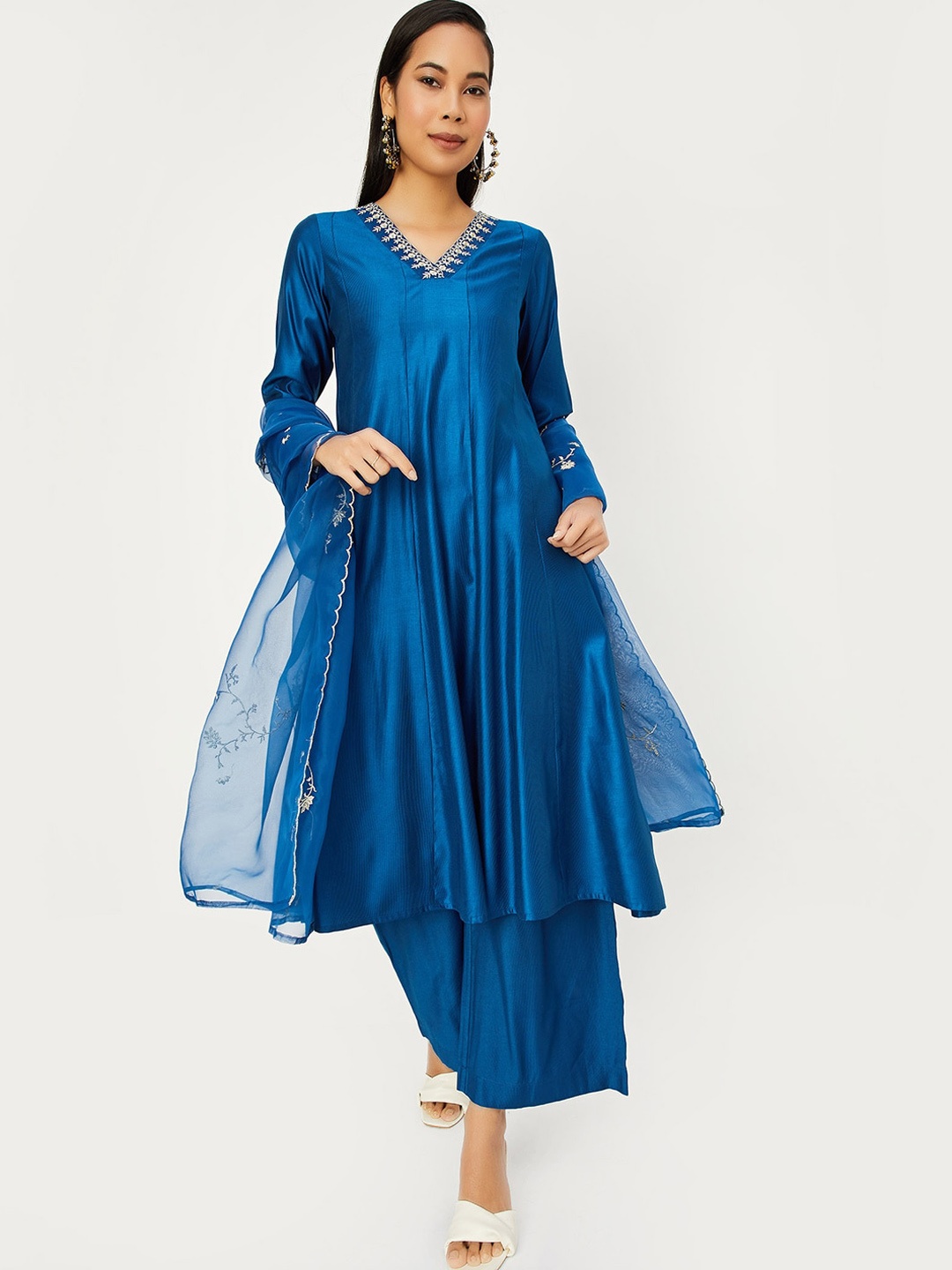 

max V-Neck Kurta With Trousers & Dupatta, Blue