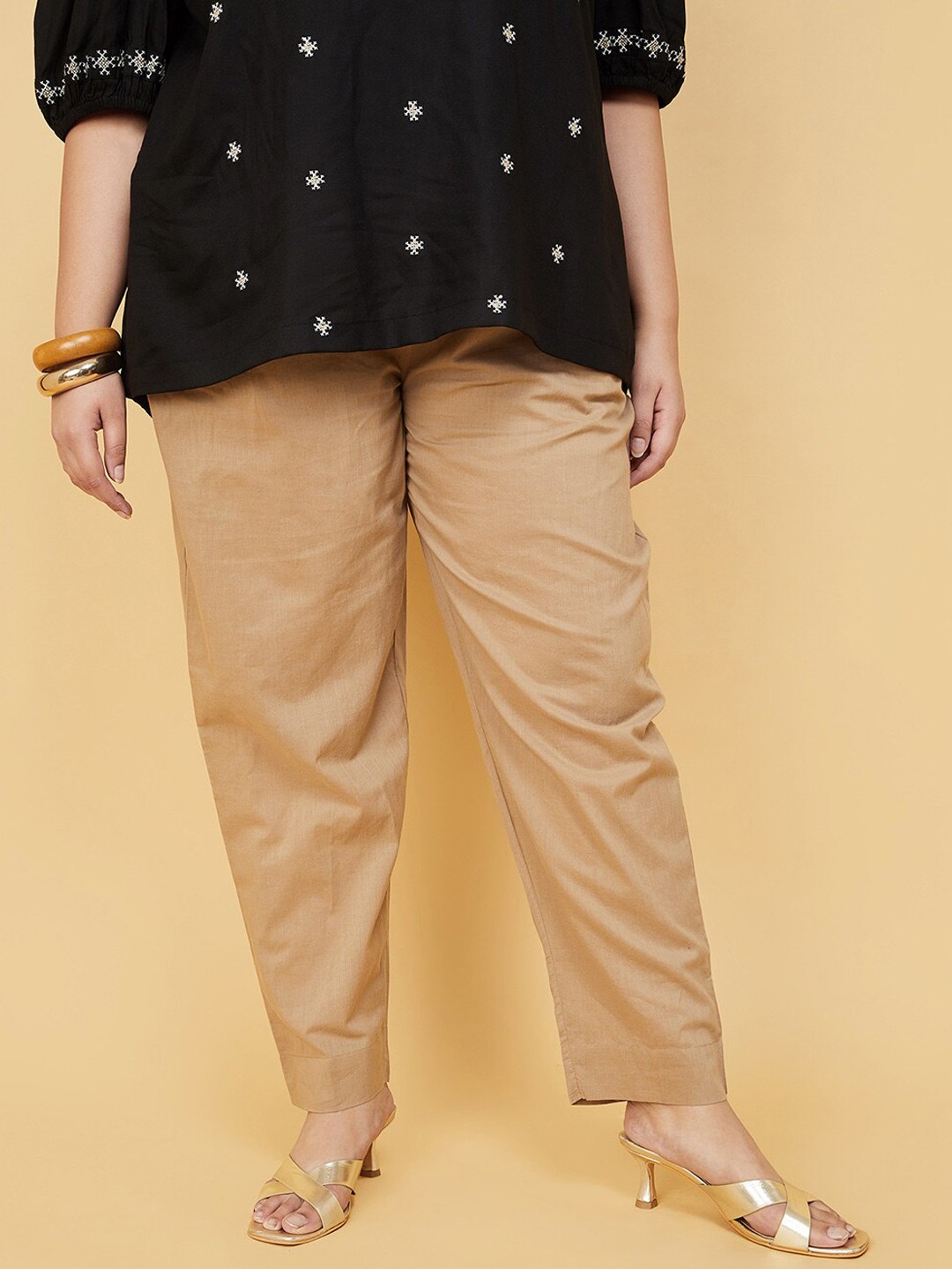 

max Women Plus Size Mid Rise Trousers, Beige