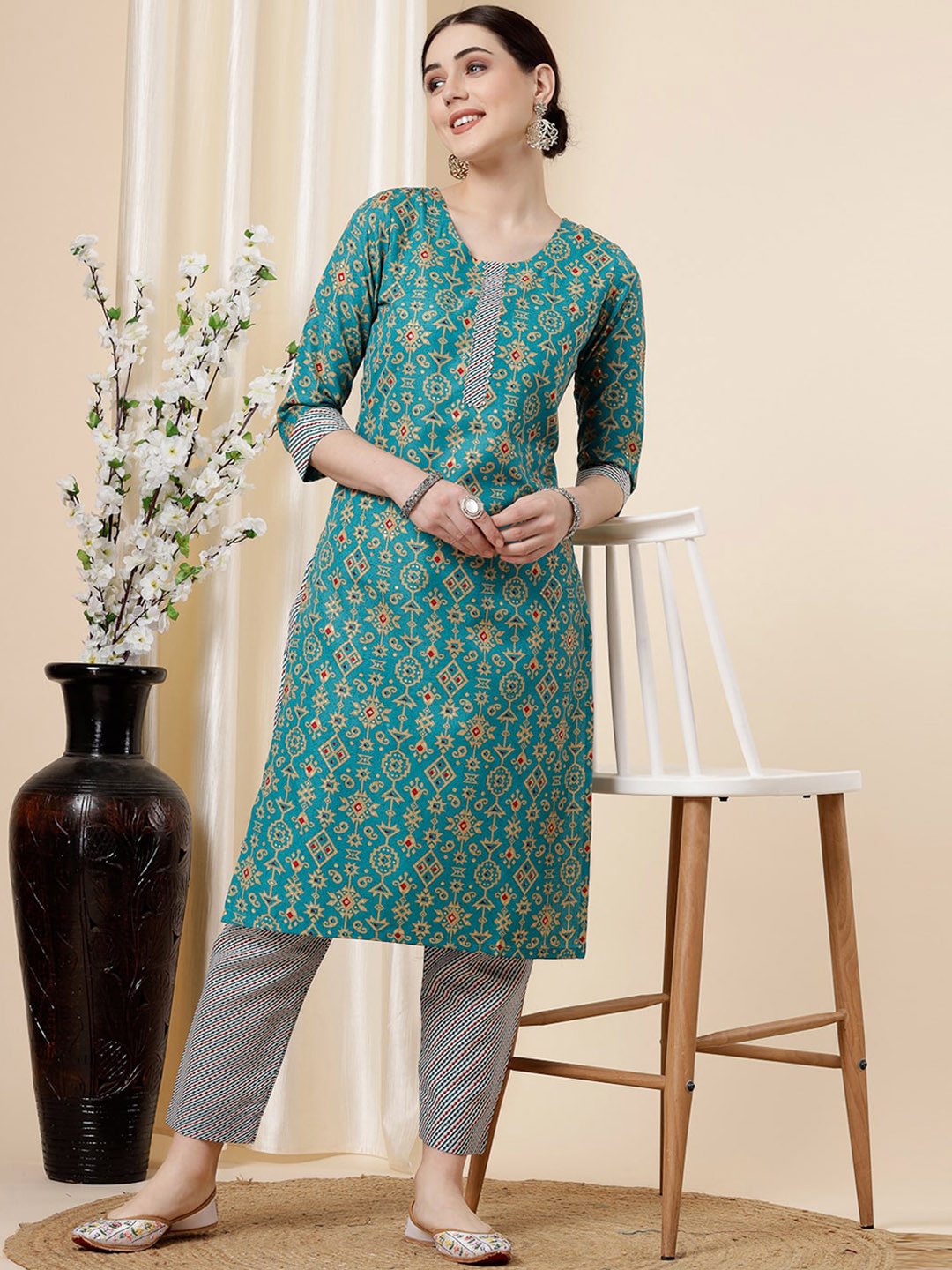 

SKYLEE Ethnic Motifs Printed Regular Kurta With Trousers, Sea green