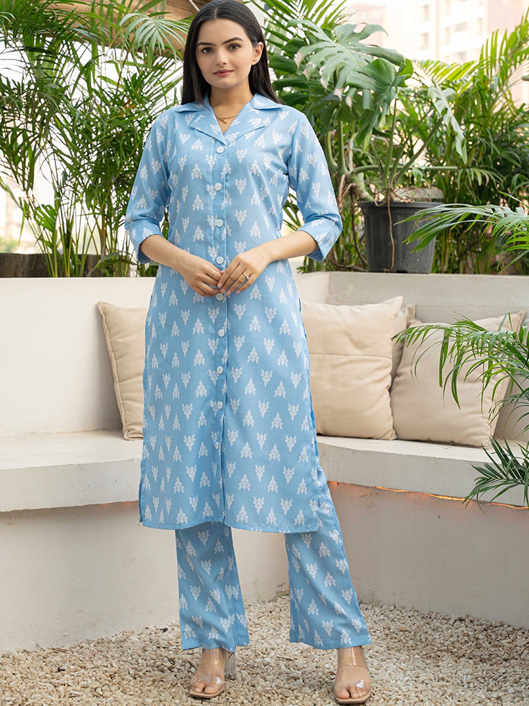 

WEAVLLITE Ethnic Motifs Printed Shirt Collar Regular Kurta with Trousers, Blue