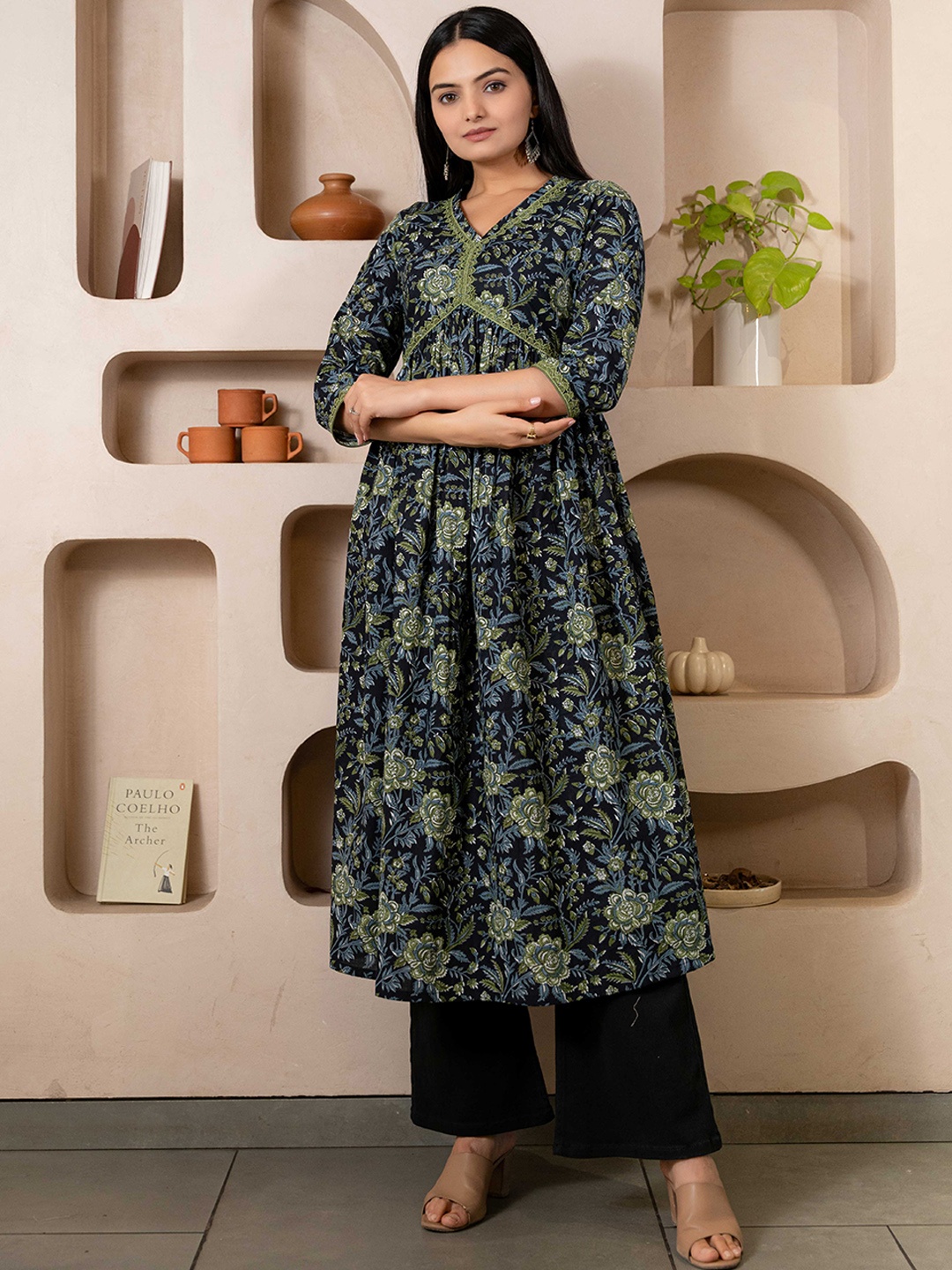 

WEAVLLITE Floral Printed Cotton Pleated A-Line Kurta, Navy blue