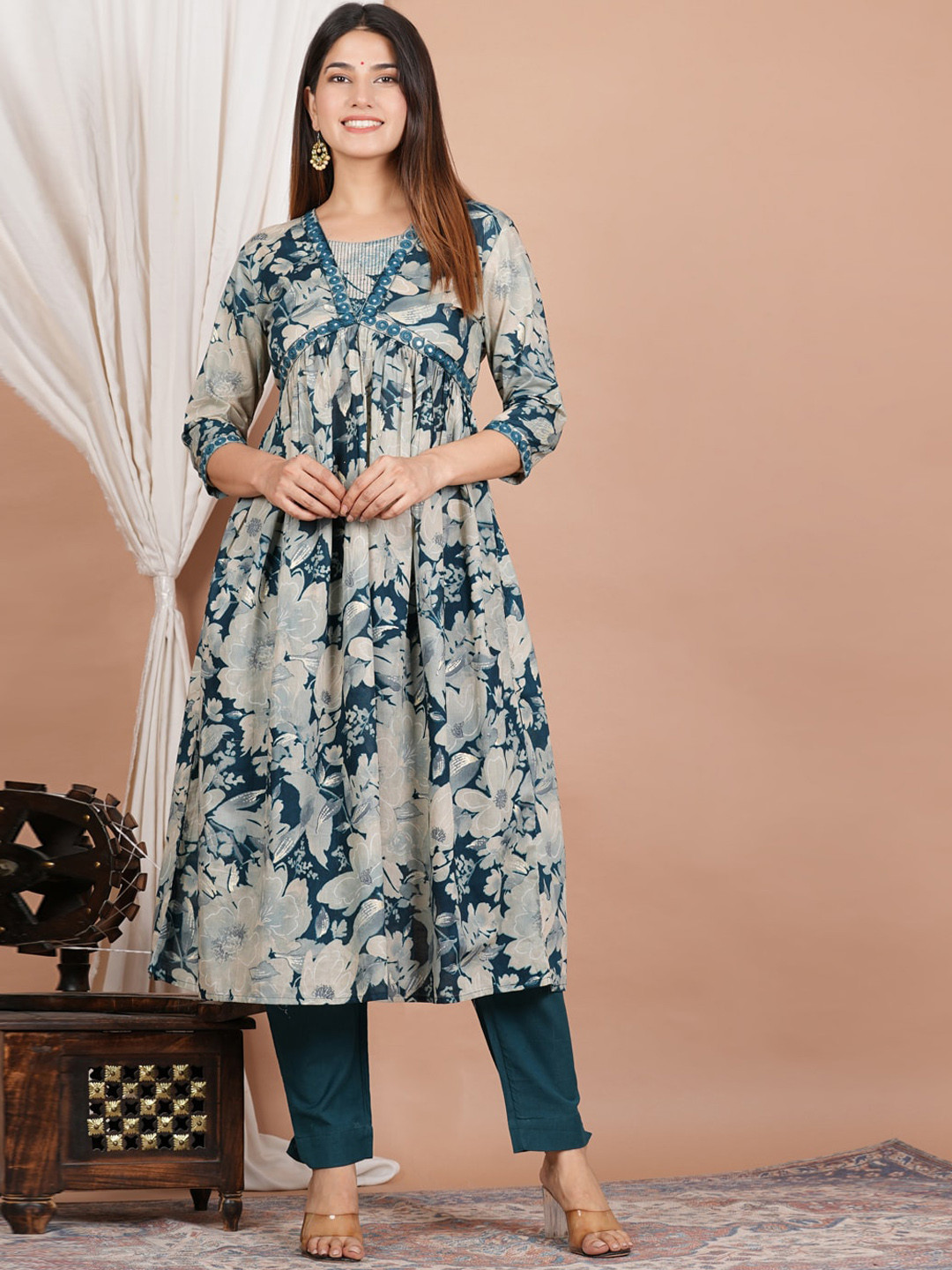 

YASH GALLERY Floral Printed Empire A-Line Kurta with Trousers, Navy blue