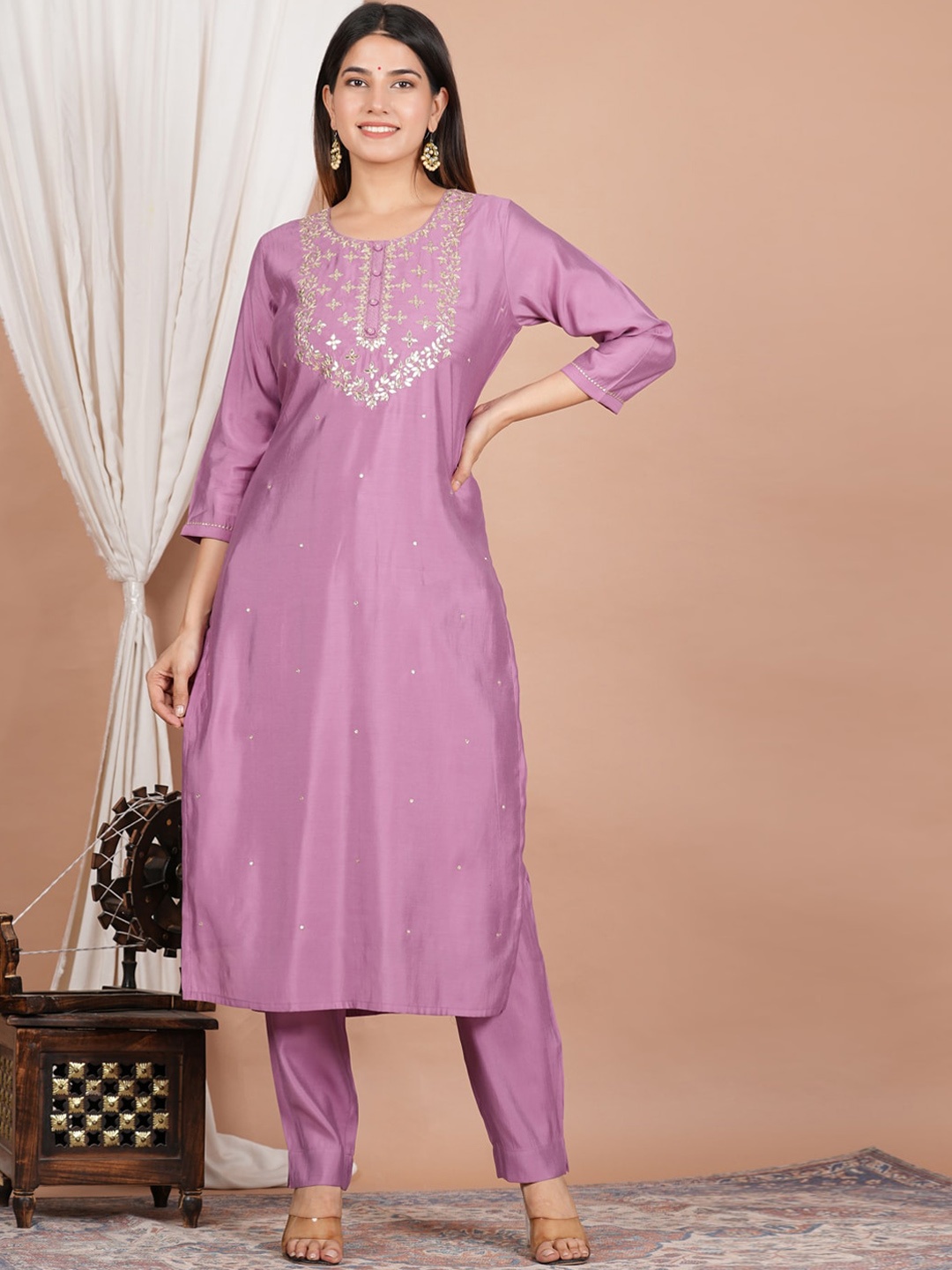 

YASH GALLERY Floral Embroidered Regular Straight Satin Kurta with Trousers, Purple