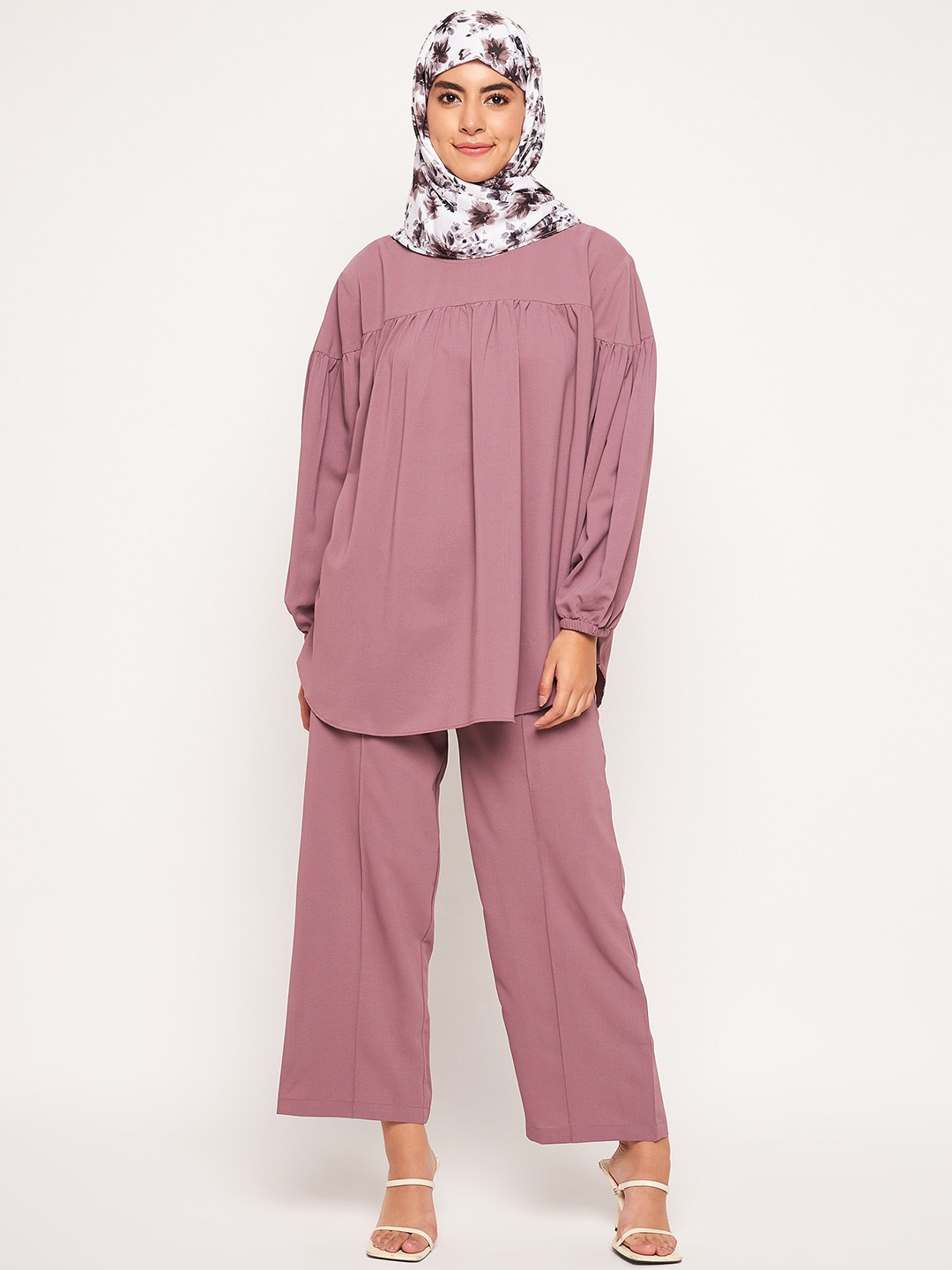 

NABIA Round Neck Puff Sleeves Top With Trousers, Pink