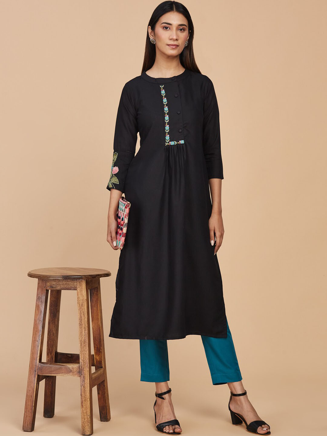 

LAAKHI Floral Embroidered Round Neck Pleated Thread Work Kurta, Black