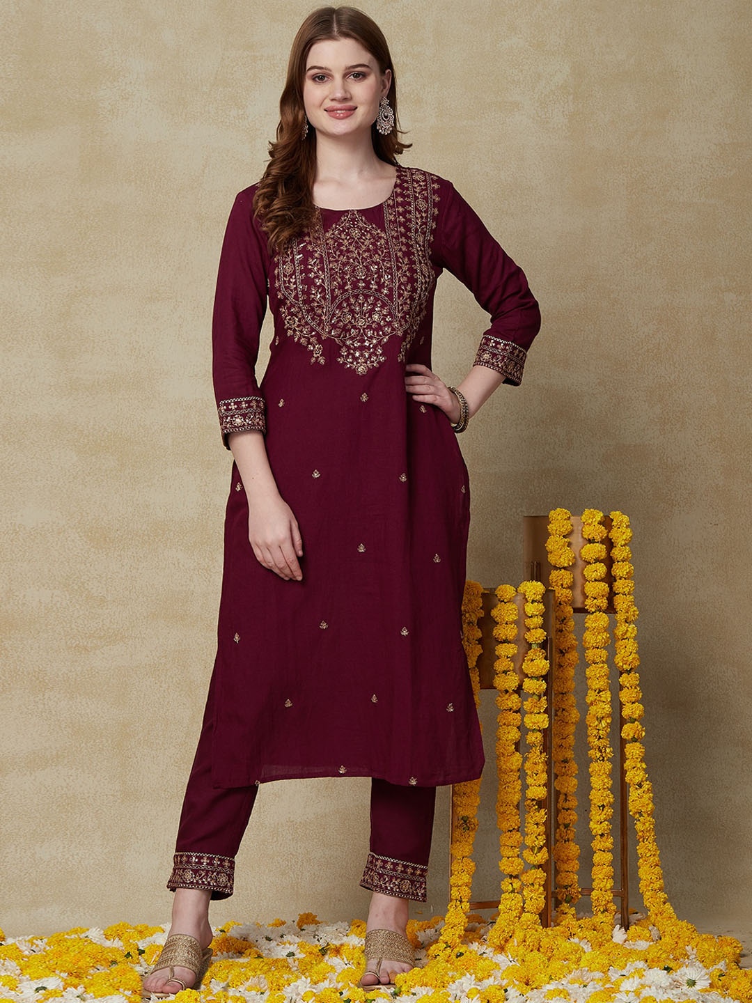 

FASHOR Floral Embroidered Regular Kurta with Trousers, Burgundy