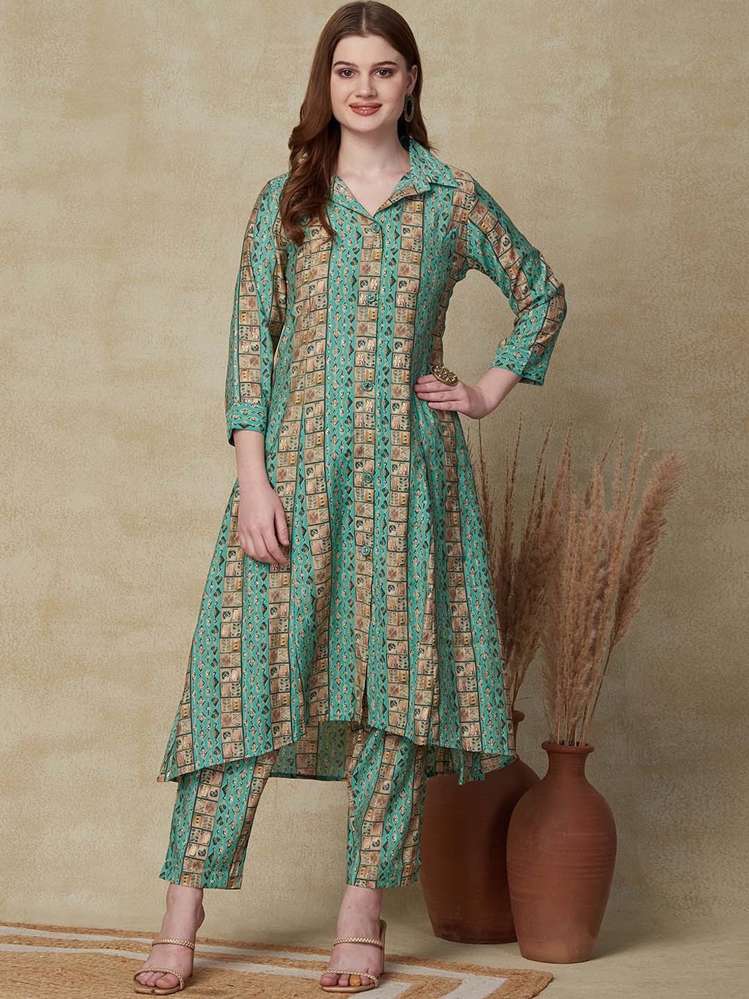 

FASHOR Geometric Printed Shirt Collar Panelled High-Low A-Line Kurta With Trousers, Green