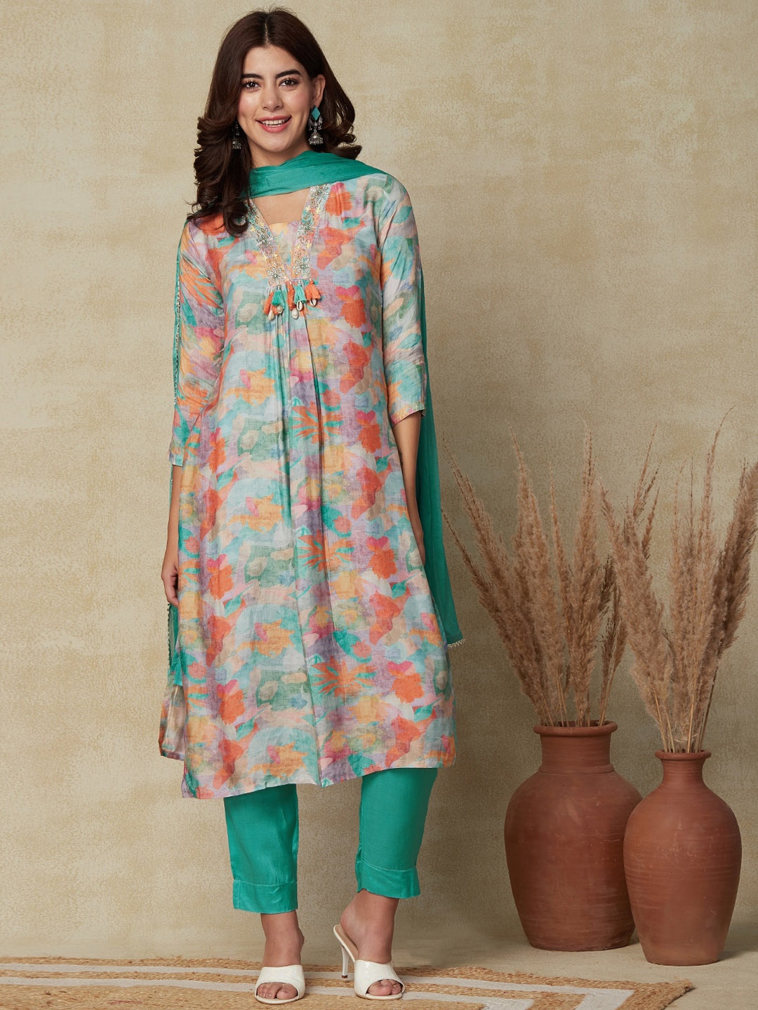 

FASHOR Floral Printed Pleated V-Neck Straight Kurta With Trousers & Dupatta, Green