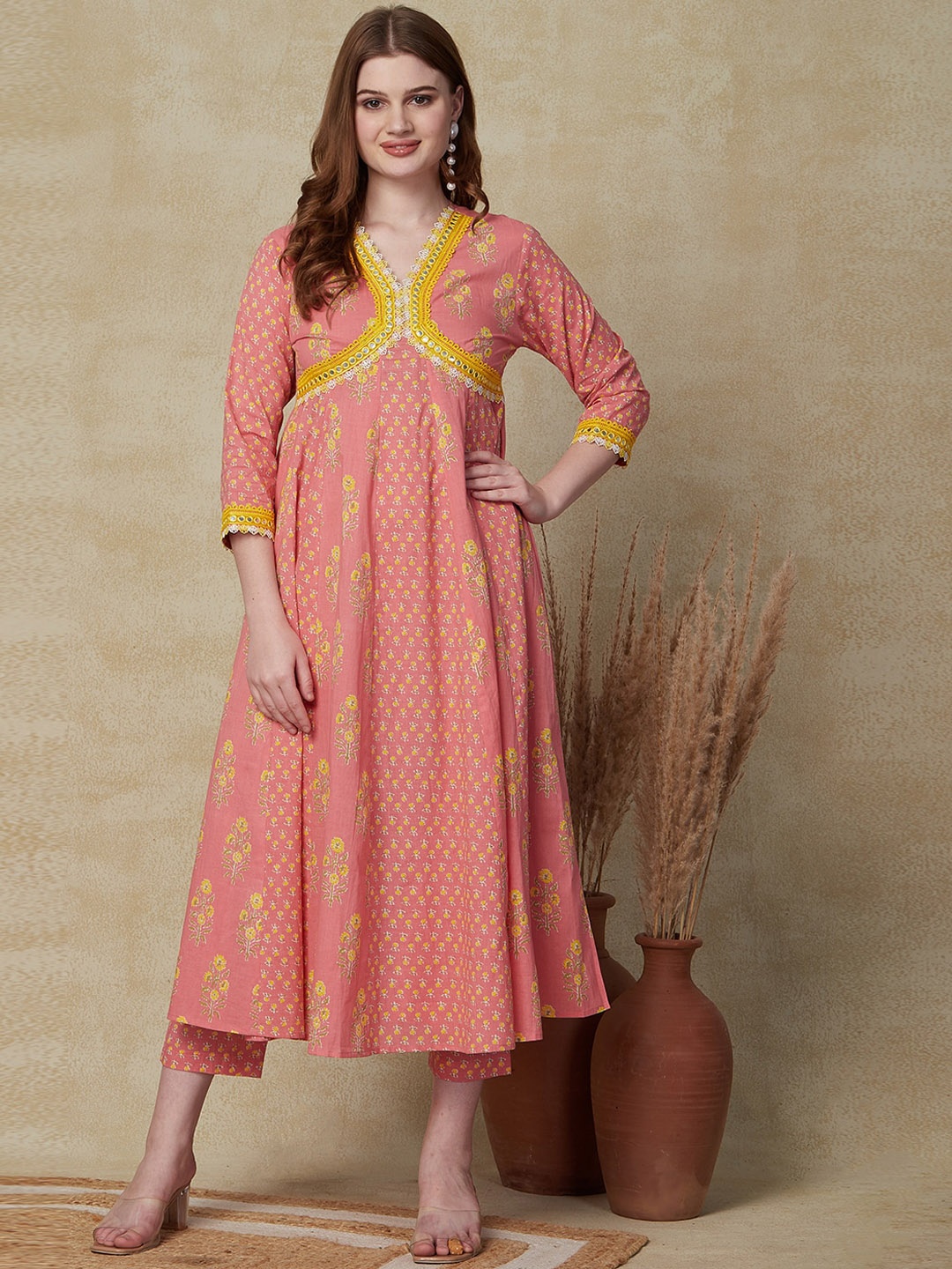 

FASHOR Floral Printed Empire Anarkali Mirror Work Kurta With Trousers, Pink