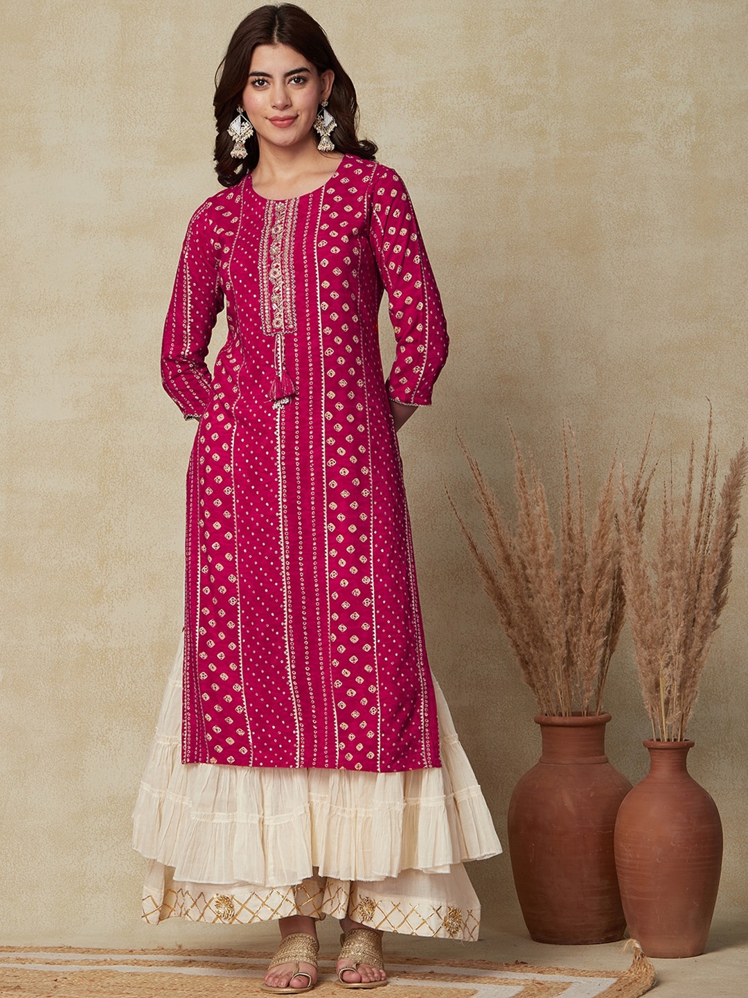 

FASHOR Ethnic Motifs Printed Gotta Patti Kurta, Red