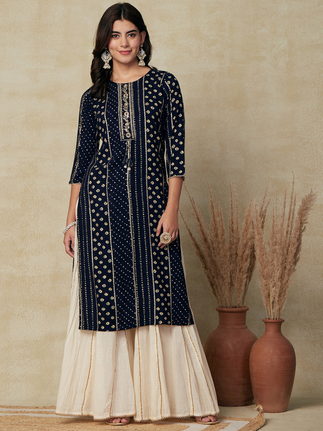 

FASHOR Ethnic Motifs Printed Gotta Patti Kurta, Navy blue