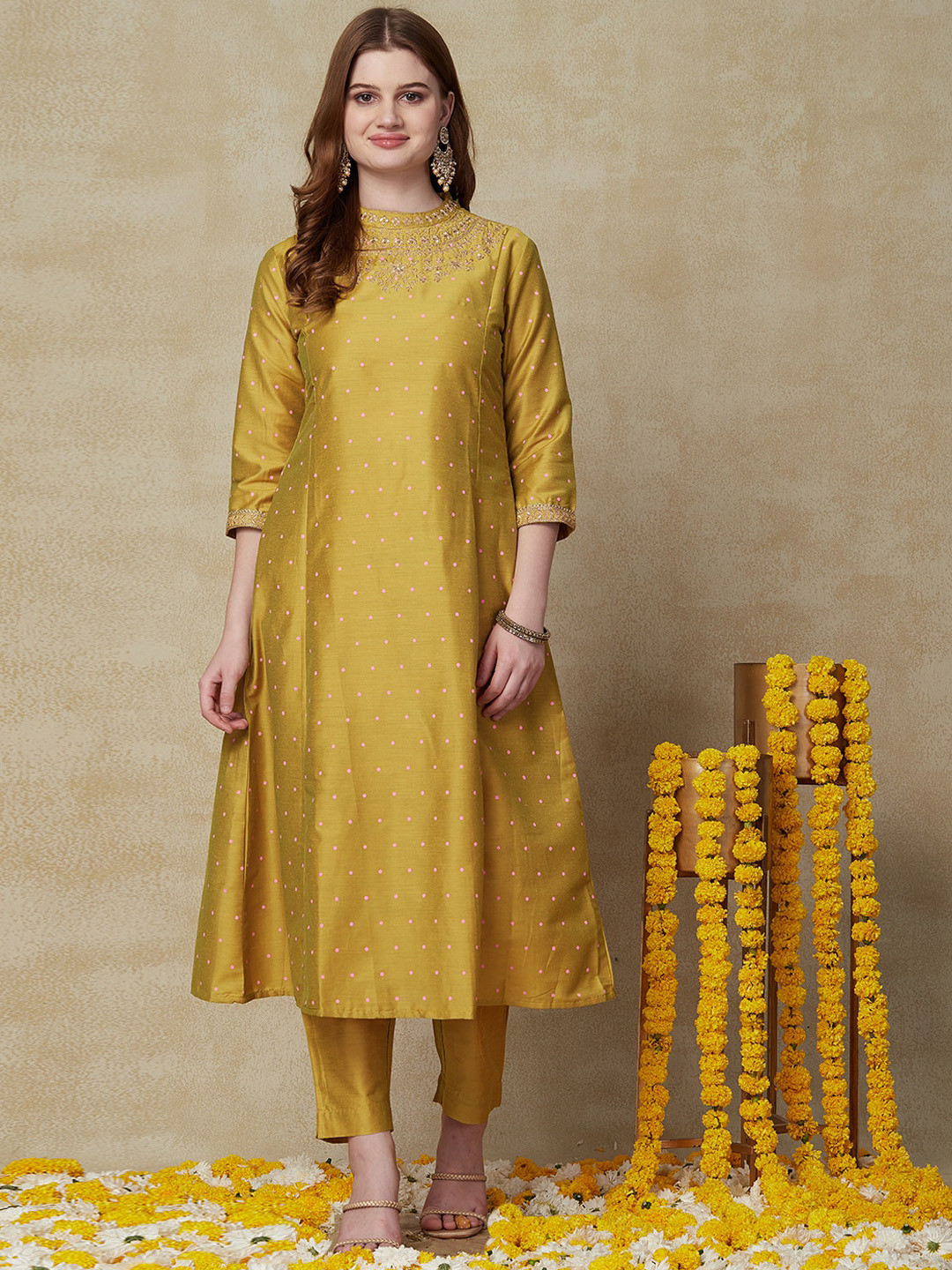 

FASHOR Ethnic Motifs Embroidered Kurta with Trousers, Yellow