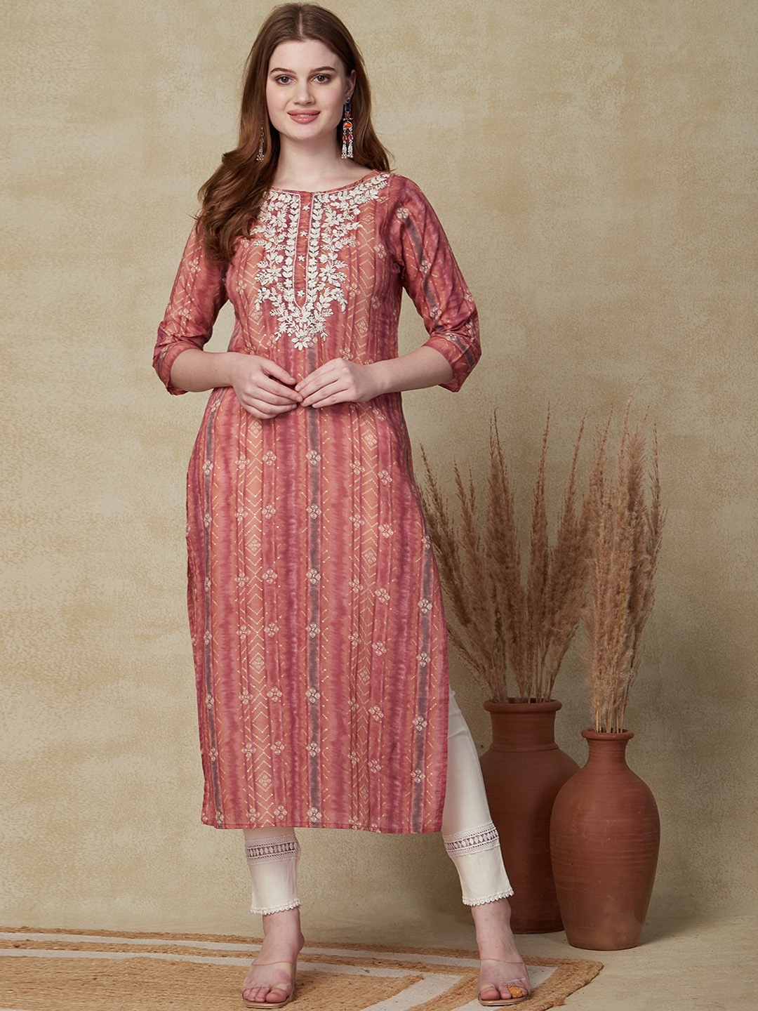 

FASHOR Embroidered Thread Work Kurta, Rose gold