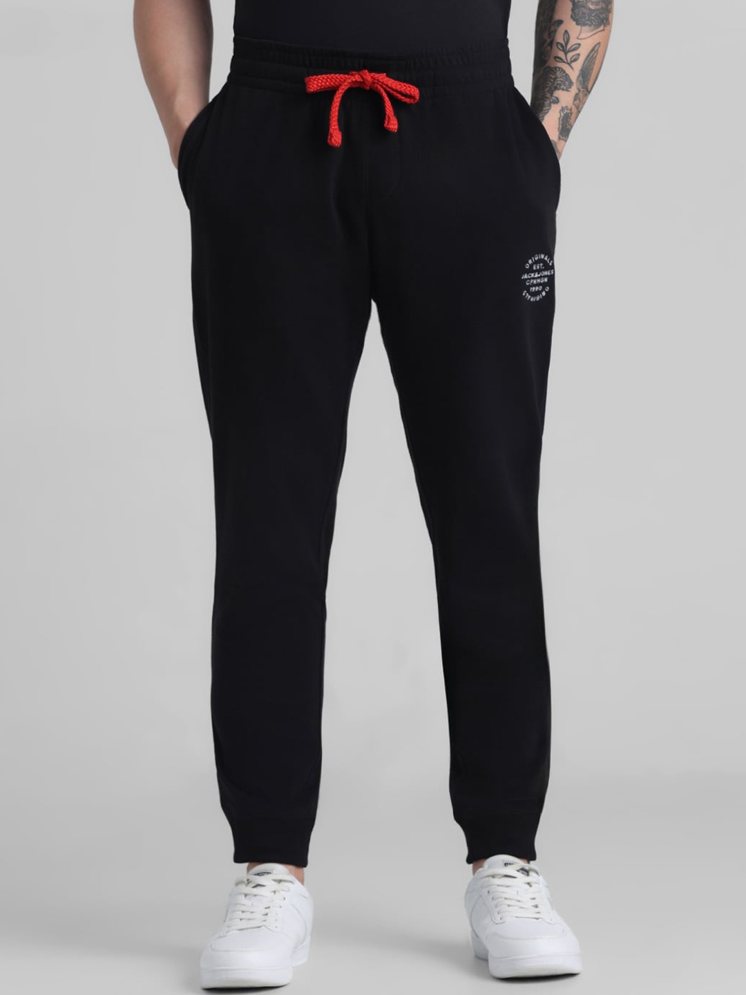 

Jack & Jones Men Slim-Fit Joggers, Black