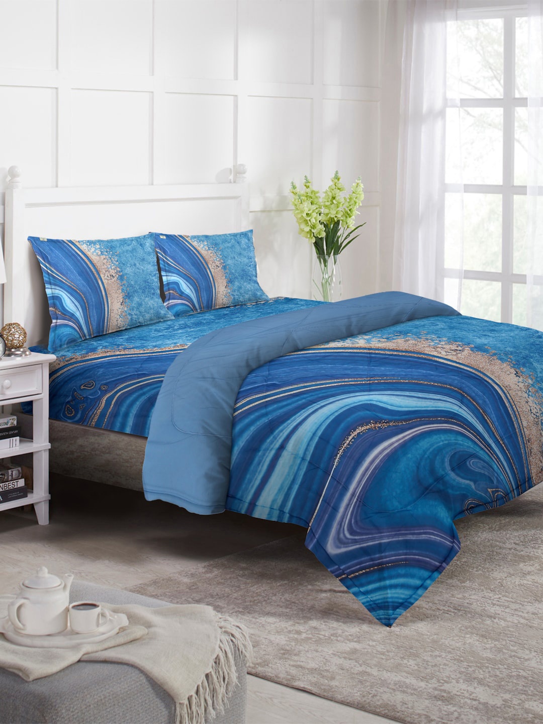 

KLOTTHE Blue & Beige Printed Mild WinterDouble King Bed Bedding Set