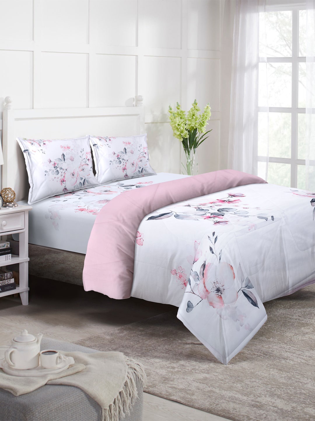 

KLOTTHE White & Pink Floral Printed Mild Winter Double King Bedding Set