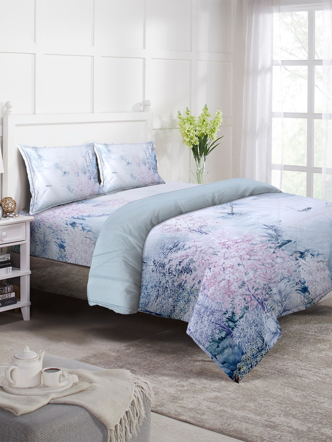 

KLOTTHE White & Sea Green Printed Double King Bedding Set