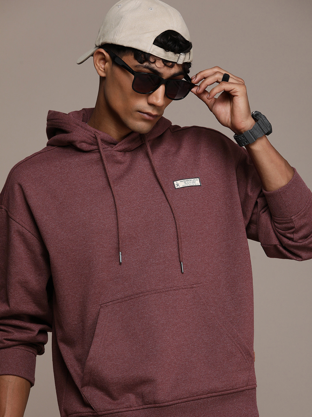 

Roadster Men Hooded Sweatshirt, Maroon