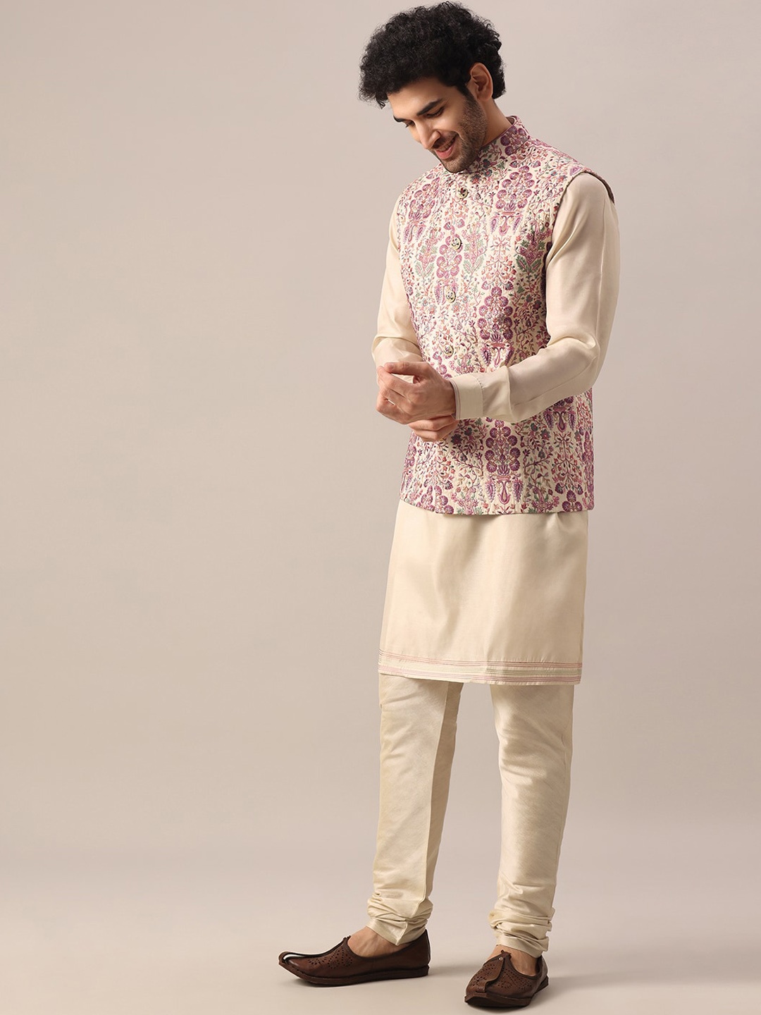 

KALKI Fashion Mandarin Collar Straight Kurta & Pyjamas With Embroidered Nehru jacket, Cream