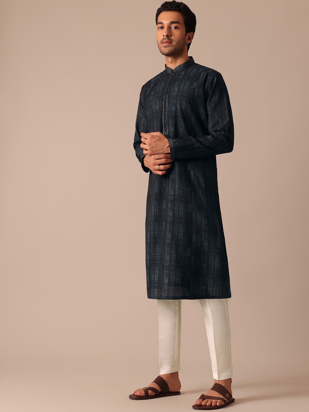 

KALKI Fashion Ethnic Motif Printed Regular Straight Kurta with Pyjamas, Navy blue