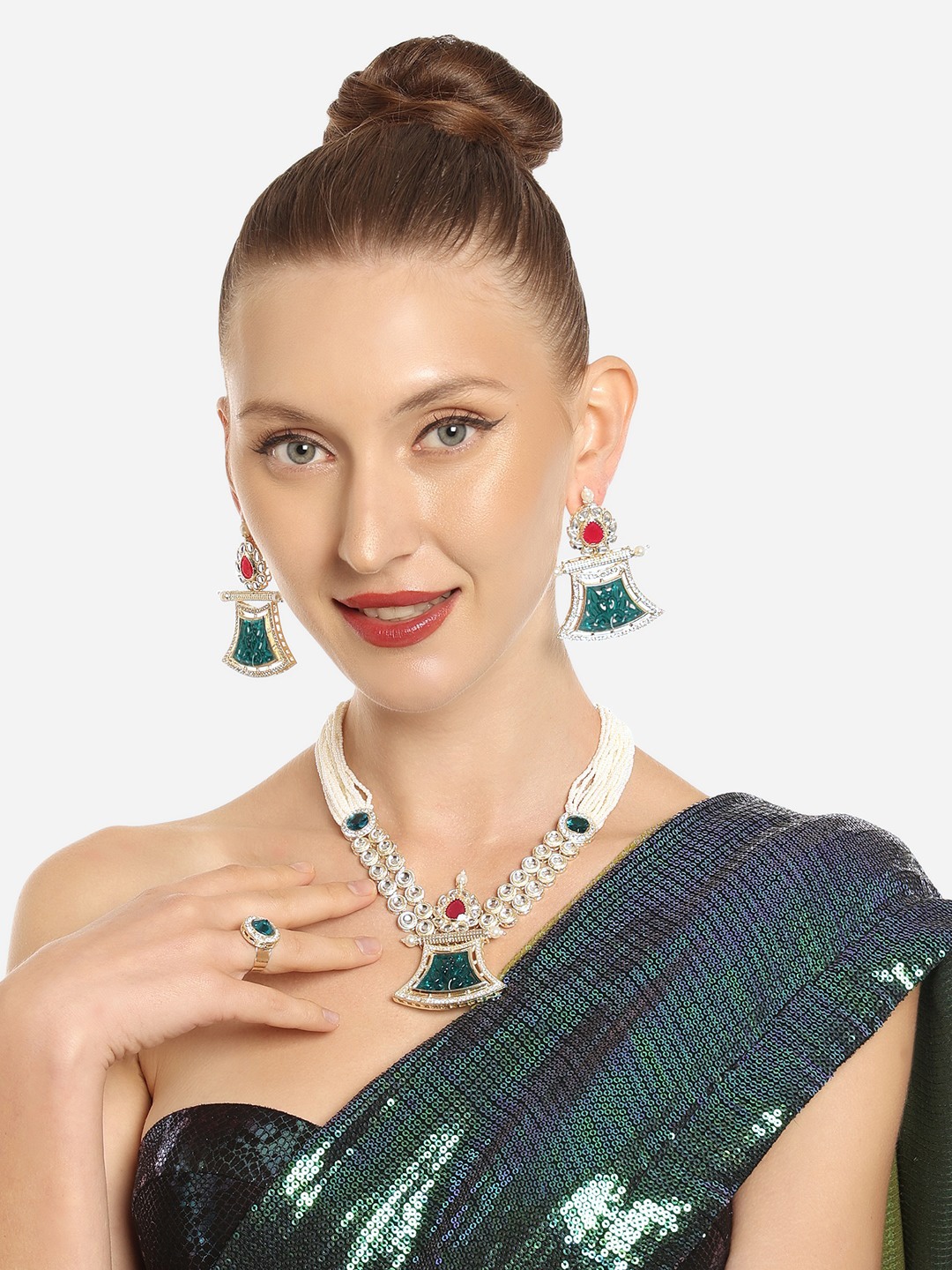 

Zaveri Pearls Gold-Plated Kundan-Studded & Beaded Jewellery Set