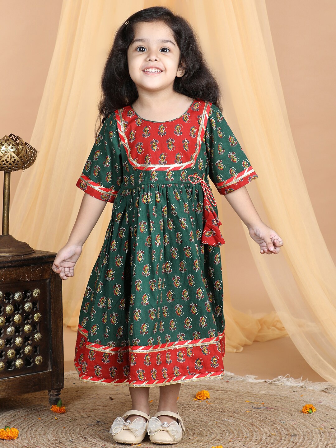 

Kinder Kids Girls Ethnic Motifs Printed Fit & Flare Cotton Midi Ethnic Dress, Green