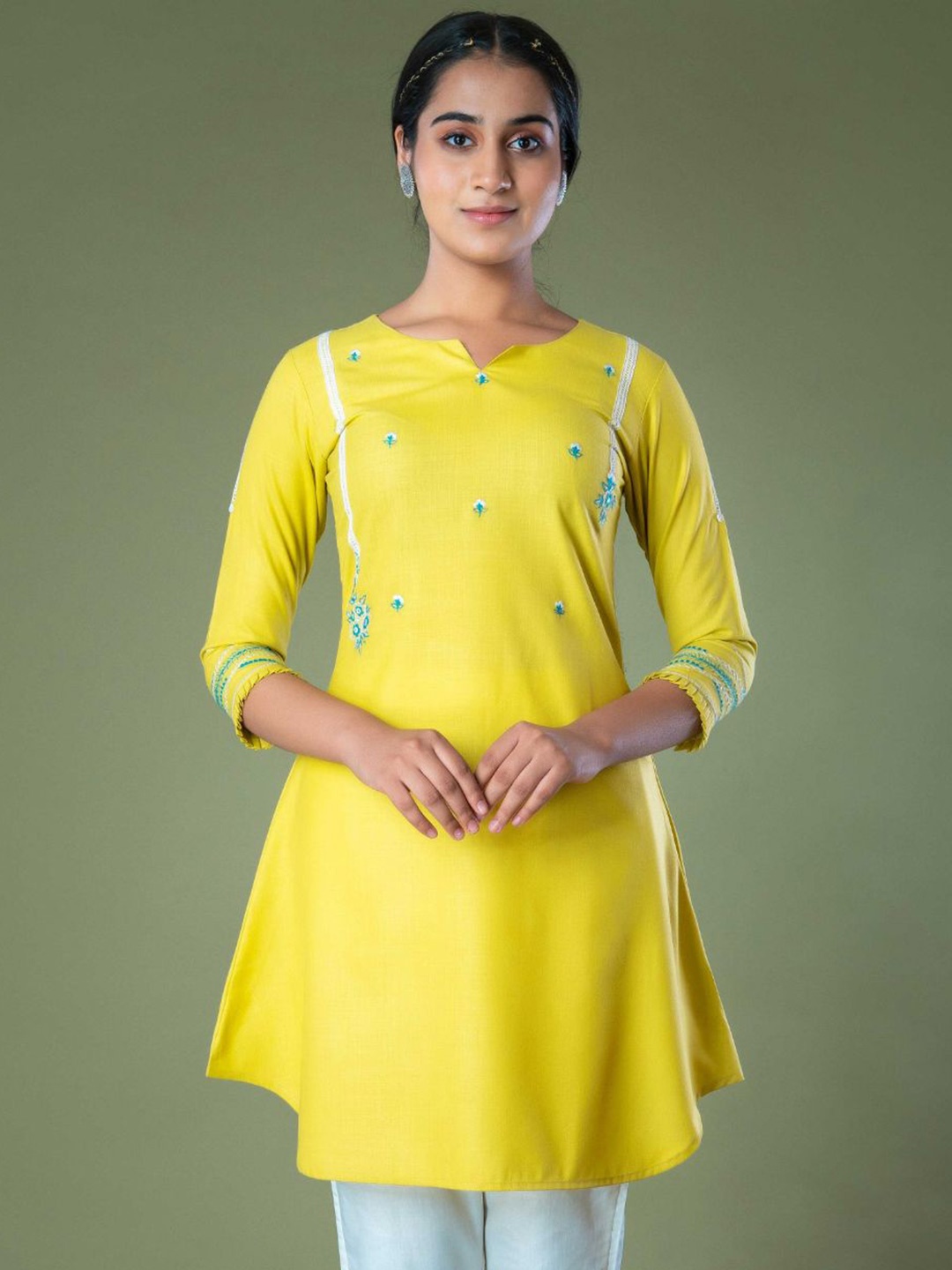 

LAAKHI Ethnic Motifs Printed Kurti, Yellow