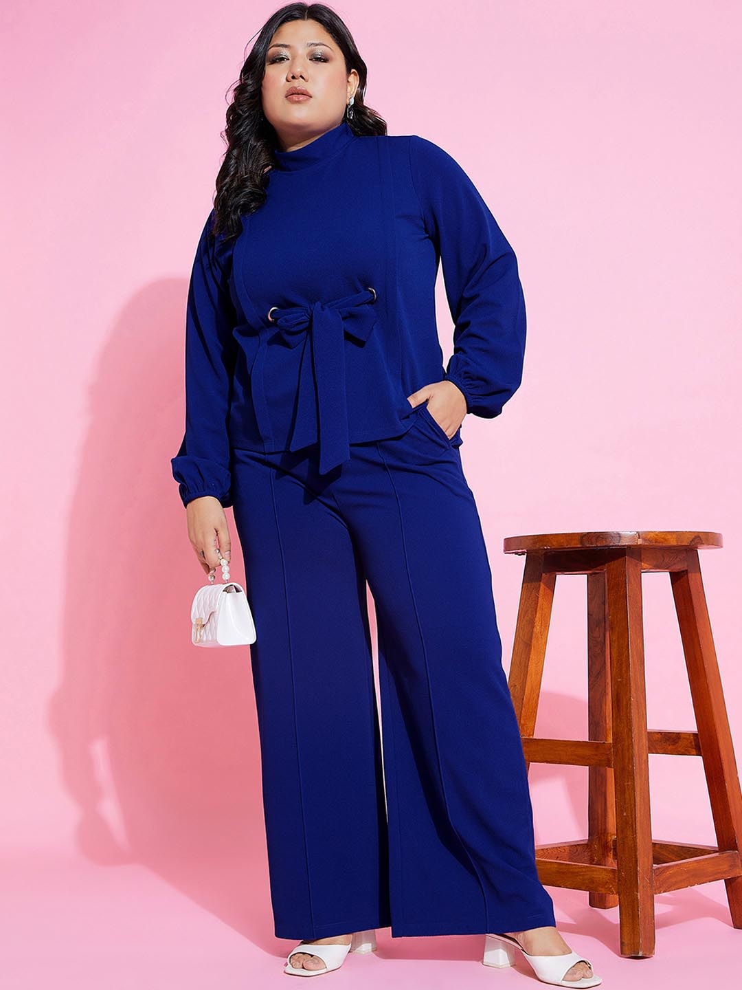 

SASSAFRAS Curve Blue High Long Sleeves Neck Knot Top With Trousers