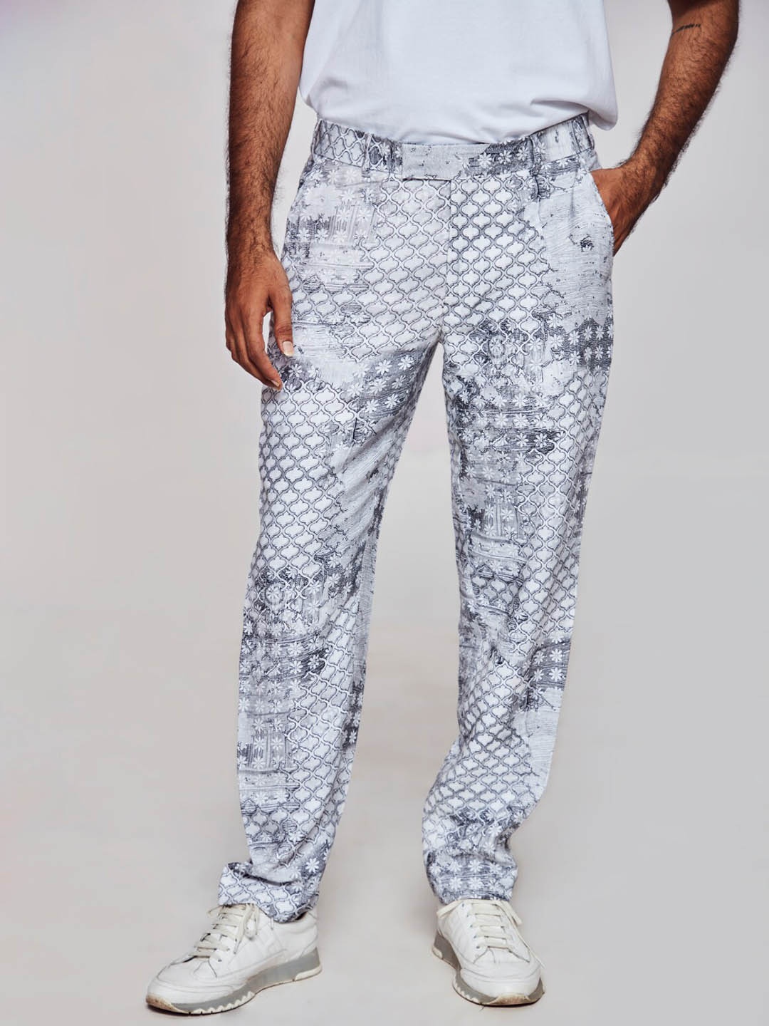 

ADDY'S for men Abstract Printed Mid Rise Plain Linen Trousers, Off white