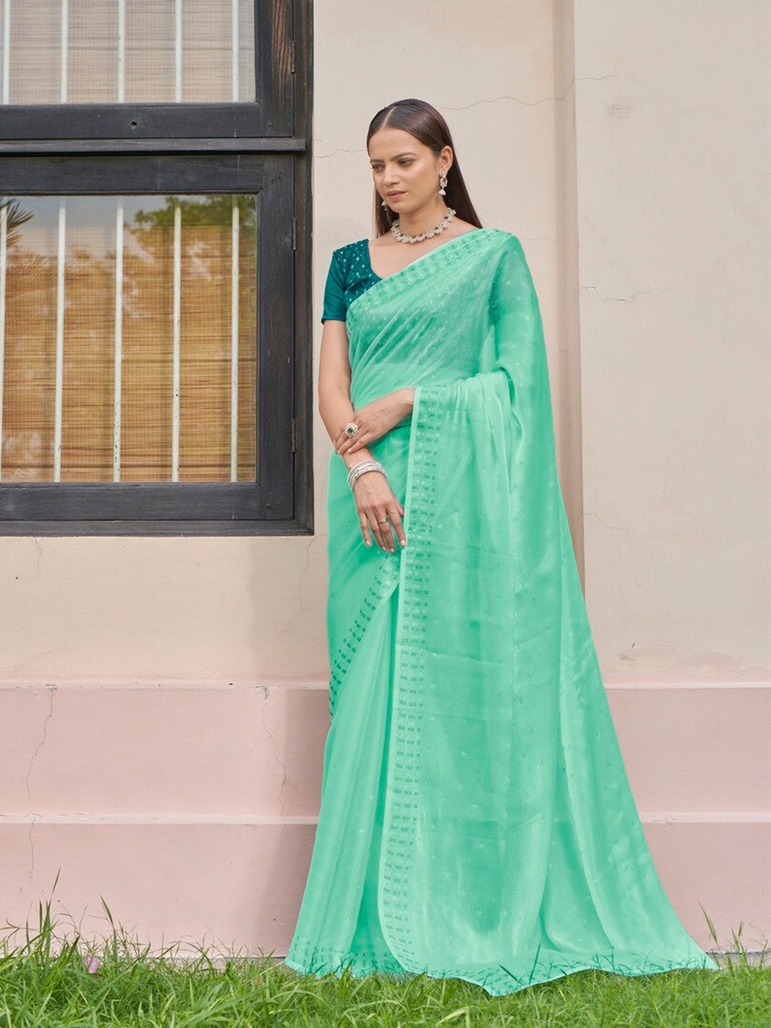 

Mitera Green Embellished Beads And Stones Pure Chiffon Saree