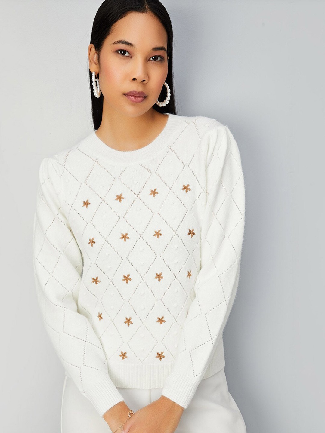

max Embroidered Pullover Sweater, White