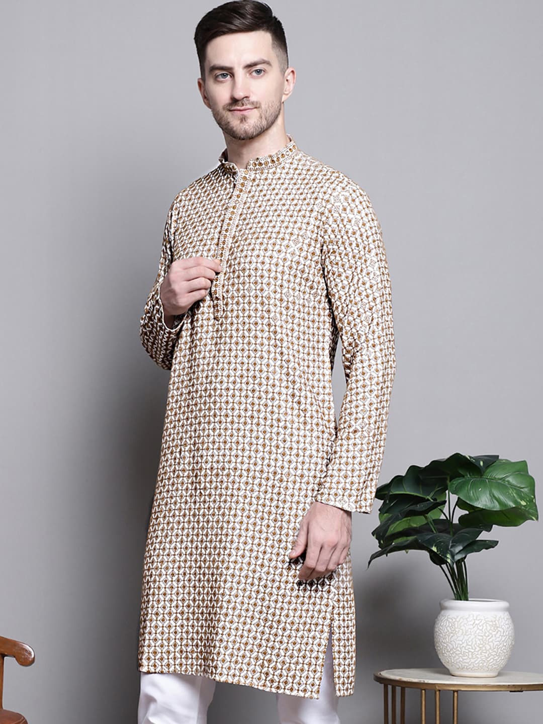 

Jompers Ethnic Motifs Embroidered Mandarin Collar Thread Work Cotton Straight Kurta, Cream